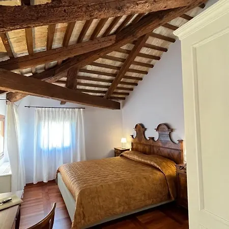 Donna Lucia 4*