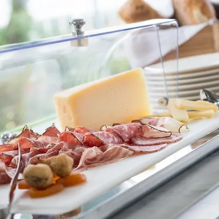 Hotel Donna Lucia 4*