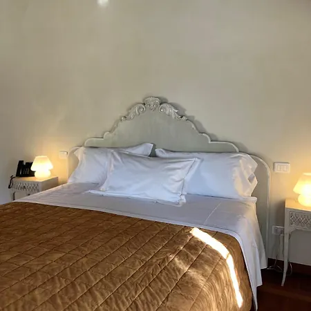 Hotel Donna Lucia