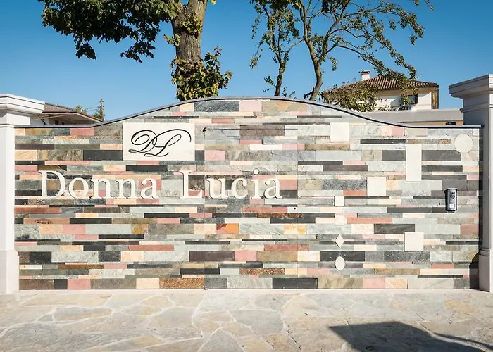 Donna Lucia 4*