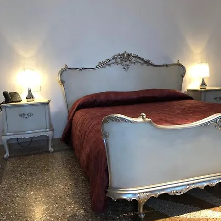 Hotel Donna Lucia 4*