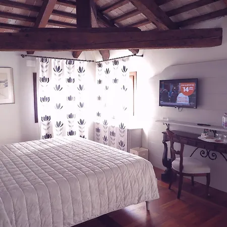 Hotel Donna Lucia